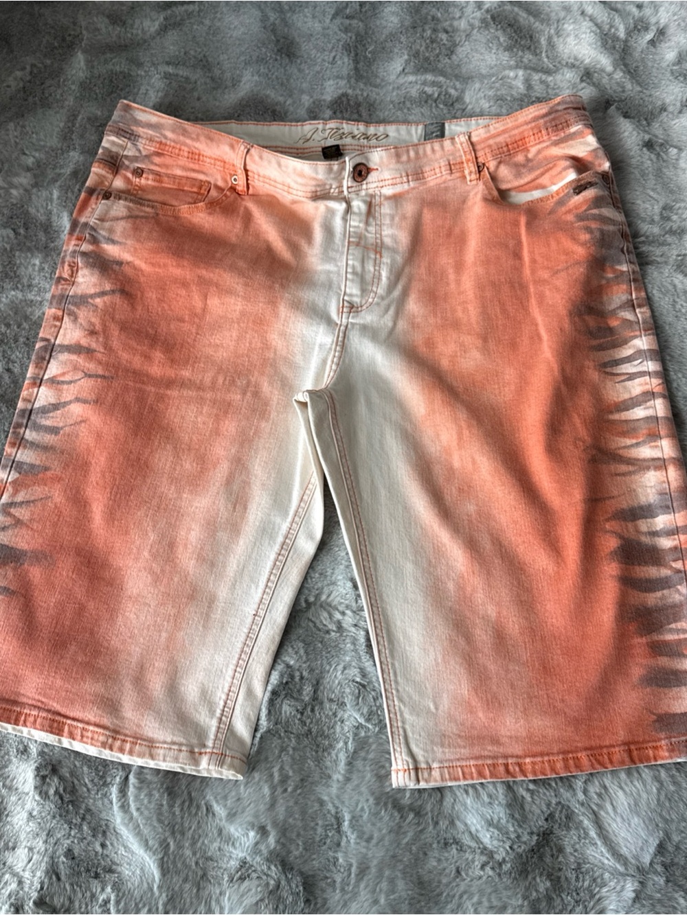 A. Tiziano RJay (Melon) Shorts Men’s Size 44-0415